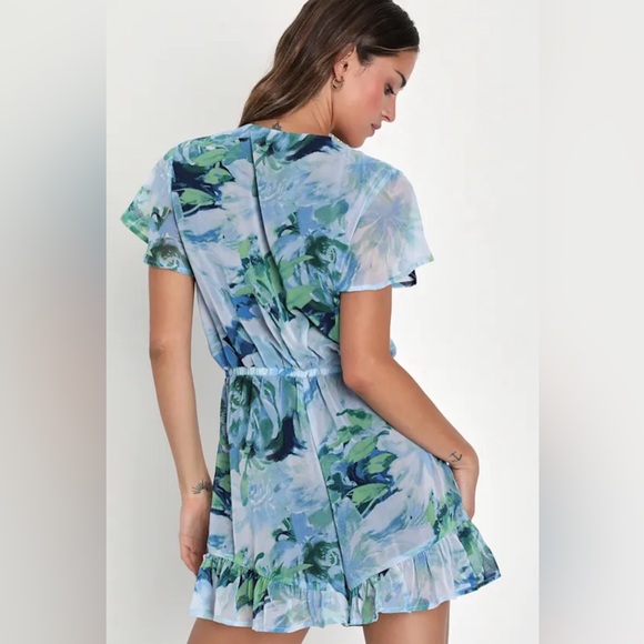 NEW Lulu's Small Blue and Green Floral romper with tie at chest - Picture 2 of 7